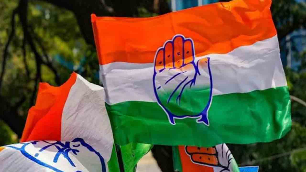 తెలంగాణ కాంగ్రెస్లో అంతర్గత కలకలం: ఏఐసీసీ అప్రమత్తం