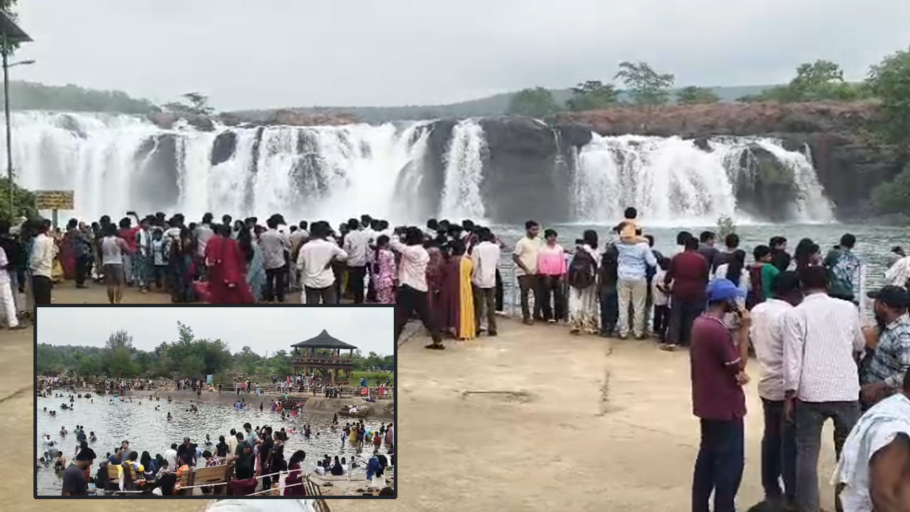 తెలంగాణ జలపాతాలకు పోటెత్తిన పర్యాటకులు: బొగత, భీముని పాదం వద్ద సందడి