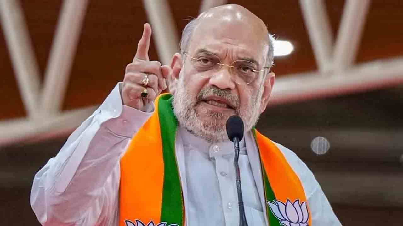 వందేమాతరం గేయంపై కాంగ్రెస్ నిర్ణయం: అమిత్ షా తీవ్ర విమర్శలు