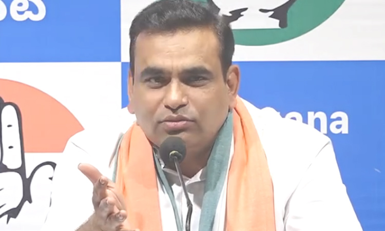 విద్యార్థులపై పెల్లెట్ గన్స్ దాడి: అమిత్ షా సమాధానం చెప్పాలి - ఎంపీ చామల