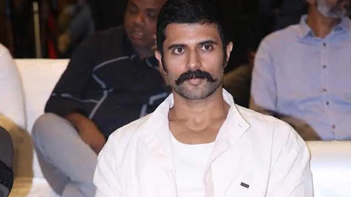 విజయ్ దేవరకొండ రిజెక్ట్ చేసిన 'డిసి' మూవీ: లోకేష్ కనగరాజ్ ఎంట్రీ