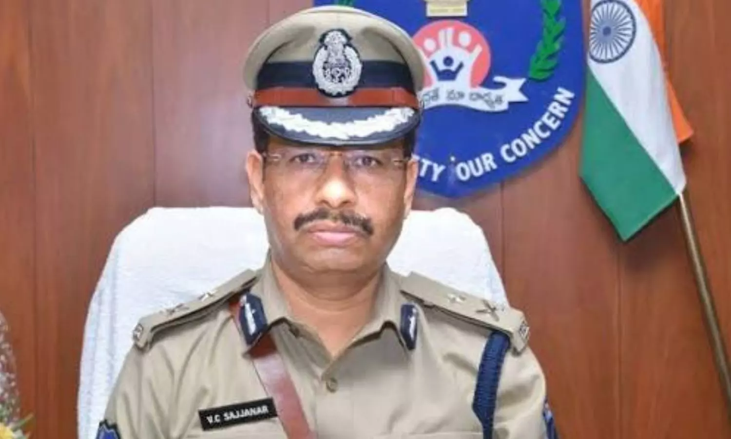 వృద్ధులను లక్ష్యంగా చేసుకుంటున్న సైబర్ మోసాలు పెరుగుతున్నాయని హైదరాబాద్ సీపీ హెచ్చరిక; రూ. 102 కోట్లు కాజేత