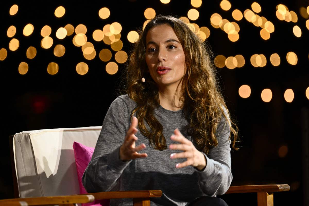 ఓపెన్-వెయిట్ AI మోడల్ ఇంక్లింగ్: థింకింగ్ మెషీన్స్ విడుదల