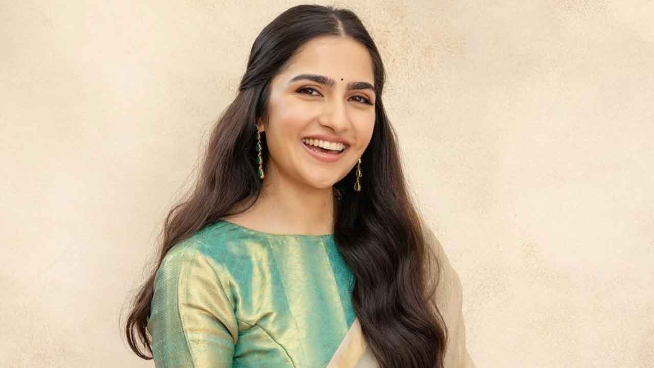 యశ్ 'టాక్సిక్' సినిమా కోసం రుక్మిణి వసంత్ రెమ్యునరేషన్ ఎంత?