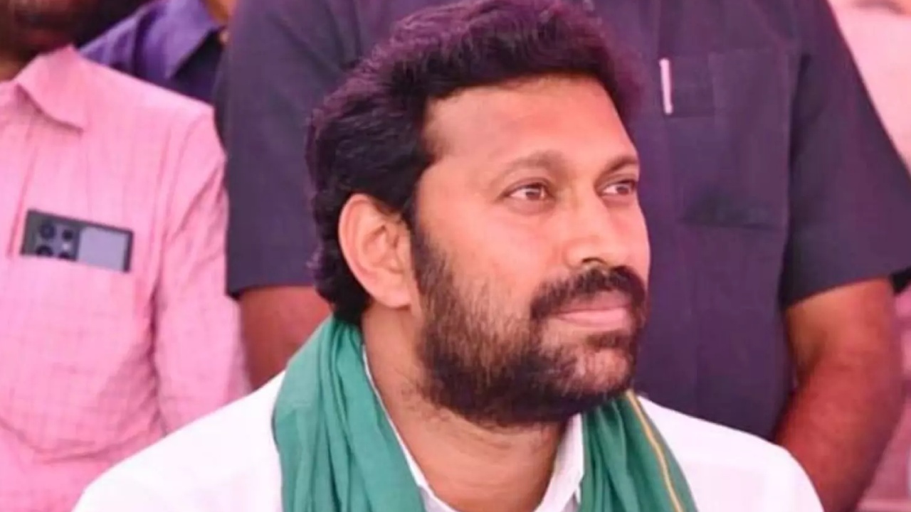 వైసీపీ ఎంపీ అవినాశ్ రెడ్డి నివాసాలు, కార్యాలయాల్లో ఈడీ సోదాలు