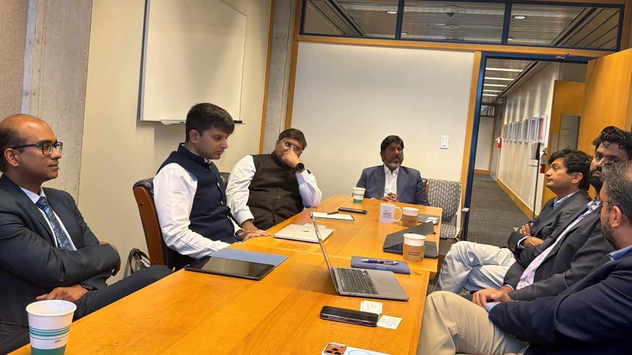 యూసీ బర్క్లీలో భట్టి విక్రమార్క: తెలంగాణలో క్లీన్ ఎనర్జీపై చర్చలు