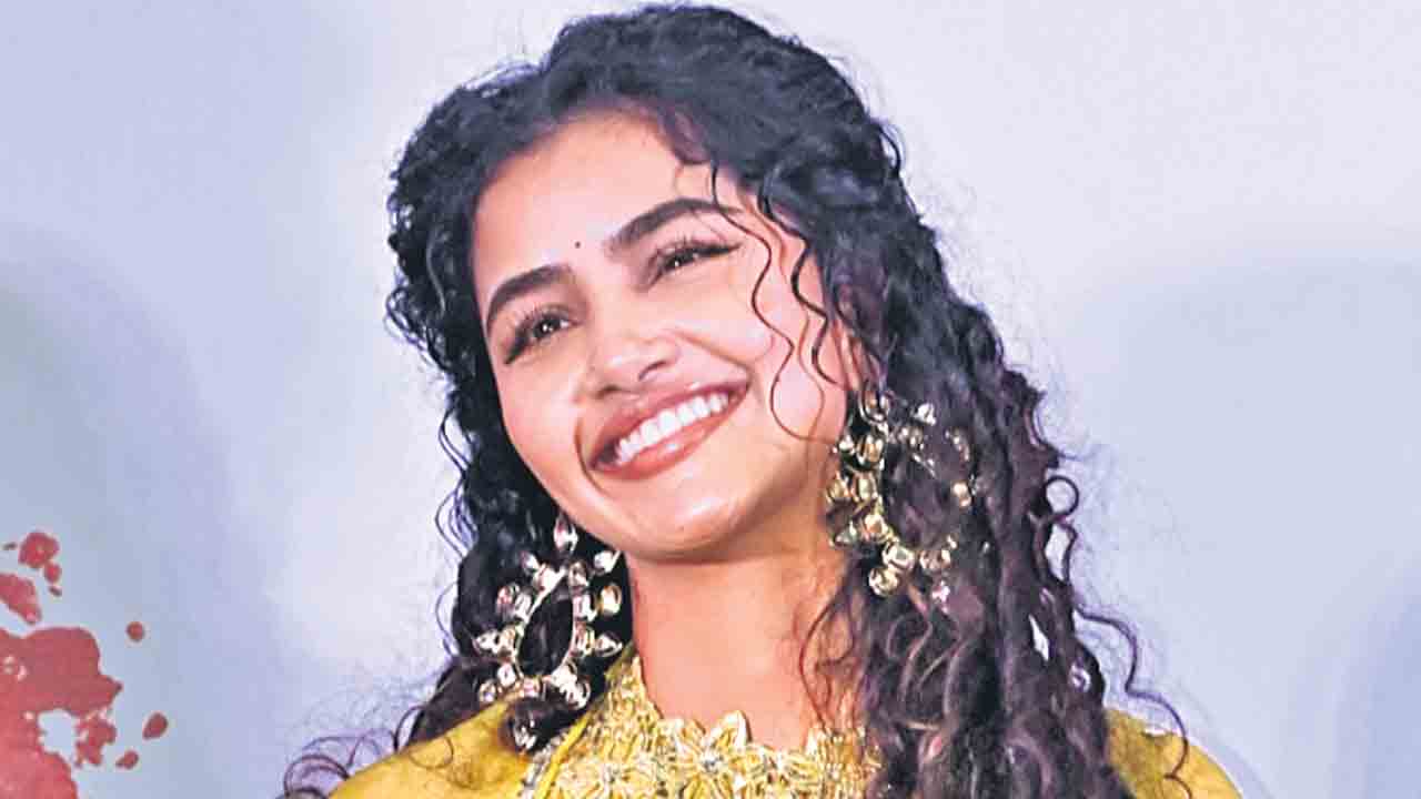అనుపమ-ధ్రువ్ బ్రేకప్ రుమర్స్ సోషల్ మీడియాలో హిట్