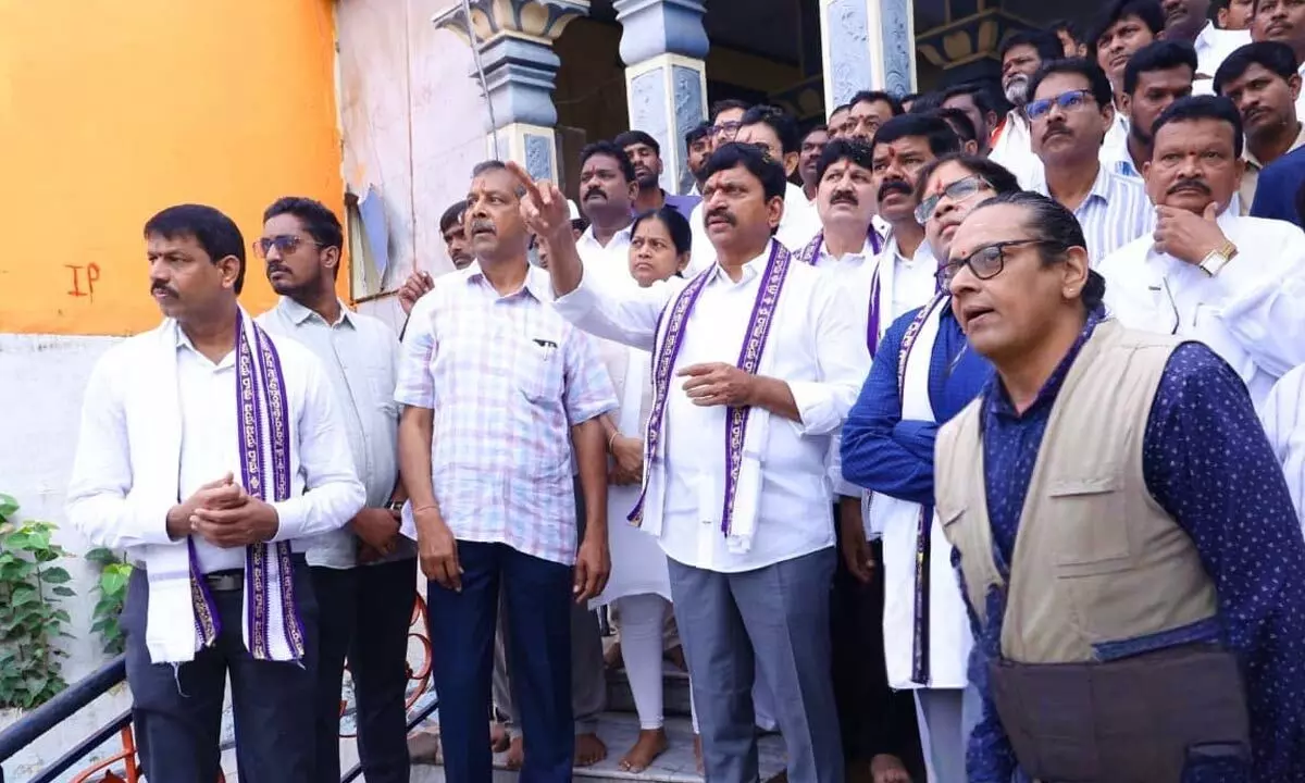 భద్రాచలం ఆలయం పునరుద్ధరణ గోదావరి పుష్కరాలు జరగడానికి ముందు పూర్తి చేయబడిందని మంత్రి పొంగుట్లేటి తెలిపారు.